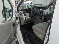 Second-hand Opel Vivaro 101 CP (74 kW) 2006 Alb Monovolum