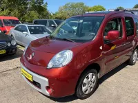 Gebraucht Renault Kangoo Privilege 106 PS (77 kW) 2009 Rot Limousine