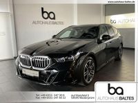 Gebraucht BMW 520 M Sport 197 PS (144 kW) 2025 Saphirschwarz met. Kombi