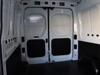 Second-hand Maxus V90 147 CP (108 kW) 2024 Alb Van