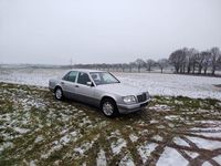 Gebraucht Mercedes E200 136 PS (100 kW) 1995 Silber Limousine