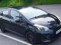 Gebraucht Toyota Yaris Hybrid 75 PS (55 kW) 2012 Schwarz Limousine