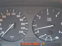 Gebraucht BMW 525 163 PS (119 kW) 2003 Grau Kombi