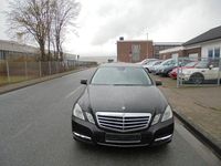 Gebraucht Mercedes E220 Avantgarde 170 PS (125 kW) 2011 Schwarz Limousine