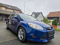 Gebraucht Ford Focus Trend 101 PS (74 kW) 2014 Blau Kombi