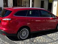 Używany Ford Focus Titanium 105 KM (77 kW) 2014 Czerwony Sedan/Limuzyna
