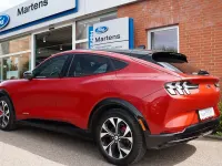Gebraucht Ford Mustang 269 PS (197 kW) 2022 Rot Limousine