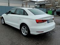 Gebraucht Audi A3 116 PS (85 kW) 2018 Weiß Limousine