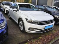 Gebraucht VW Passat Elegance 150 PS (110 kW) 2022 Gletscherweiß Kombi