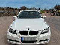 Gebraucht BMW 320 170 PS (125 kW) 2007 Weiß Limousine