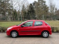 Gebraucht Peugeot 206+ 75 PS (55 kW) 2009 Rot Kleinwagen