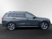 Gebraucht BMW X7 Efficient Dynamics 381 PS (280 kW) 2025 Grau SUV