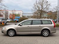 Gebraucht Volvo V70 Kinetic 136 PS (100 kW) 2008 Gold Kombi