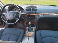 Second-hand Mercedes E240 177 CP (130 kW) 2003 Negru Berlinǎ