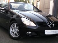 Second-hand Mercedes SLK200 163 CP (119 kW) 2006 Negru Cabrio