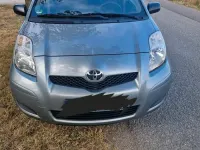 Gebraucht Toyota Yaris 69 PS (50 kW) 2009 Silber Kleinwagen