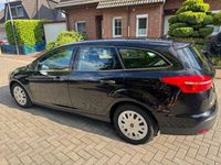 Gebraucht Ford Focus Ambiente 101 PS (74 kW) 2015 Schwarz Limousine