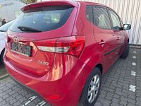 Gebraucht Hyundai ix20 125 PS (91 kW) 2013 Rot Kleinwagen