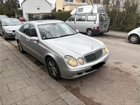 Gebraucht Mercedes E270 177 PS (130 kW) 2002 Silber Limousine