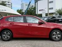 Gebraucht BMW 118 Advantage 136 PS (100 kW) 2023 Rot Limousine