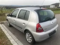 Gebraucht Renault Clio II 75 PS (55 kW) 2011 Silber Limousine