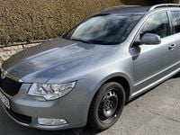 Używany Skoda Superb Elegance 140 KM (102 kW) 2013 Szary Kombi