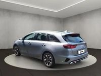 Używany Kia Ceed 105 KM (77 kW) 2025 Srebrny Hatchback