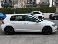 Gebraucht VW Golf VII Highline 150 PS (110 kW) 2019 Weiß Limousine