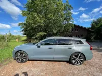 Gebraucht Volvo V60 197 PS (144 kW) 2022 Thunder grey Kombi