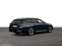 Gebraucht BMW 550e 489 PS (359 kW) 2025 Schwarz Kombi