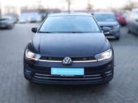 Gebraucht VW Polo Style 95 PS (69 kW) 2024 Deep black perleffekt Limousine