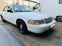 Second-hand Ford Crown 220 CP (161 kW) 2011 Alb Berlinǎ