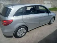 Gebraucht Mercedes B180 109 PS (80 kW) 2014 Silber Kleinwagen