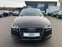 Gebraucht Audi A3 Ambiente 150 PS (110 kW) 2013 Rot Limousine