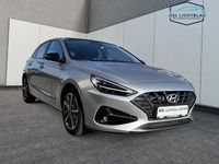 Gebraucht Hyundai i30 Edition 30+ 120 PS (88 kW) 2021 Shimmering silver Limousine
