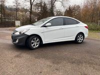 Gebraucht Hyundai Accent 107 PS (78 kW) 2012 Weiß Limousine