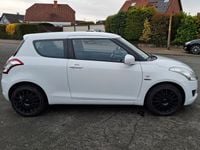 Begagnad Suzuki Swift 92 HK (67 kW) 2011 Vit Halvkombi