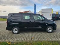 Neu Opel Combo 131 PS (96 kW) 2025 Lackierung schwarz perla nera/typ aussenverkleidung metalliclackierung Limousine