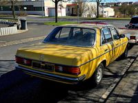 Gebraucht Mercedes 200 109 PS (80 kW) 1983 Gelb Limousine