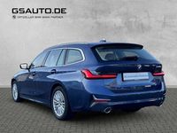 Gebraucht BMW 330e Luxury Line 252 PS (185 kW) 2020 Blau Kombi