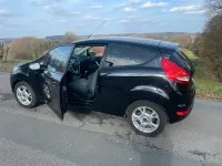 Gebraucht Ford Fiesta Trend 59 PS (43 kW) 2012 Schwarz Kleinwagen