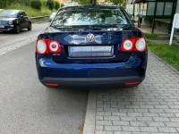 Gebraucht VW Jetta 101 PS (74 kW) 2005 Blau Limousine