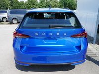 Neu Skoda Octavia Selection 2025 Raceblau metallic Kombi