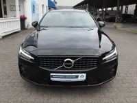 Gebraucht Volvo V60 R-Design 197 PS (144 kW) 2021 Black solid stone Kombi