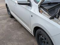 Gebraucht Skoda Rapid Active 105 PS (77 kW) 2013 Weiß Kleinwagen