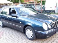 Gebraucht Mercedes E200 Elegance 136 PS (100 kW) 1997 Blau Limousine
