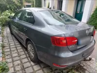 Gebraucht VW Jetta 105 PS (77 kW) 2011 Grau Limousine