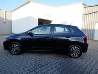 Gebraucht VW Polo Life 95 PS (69 kW) 2024 Schwarz Kleinwagen