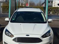 Gebraucht Ford Focus Titanium 125 PS (91 kW) 2016 Weiß Kombi