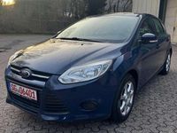 Używany Ford Focus Ambiente 101 KM (74 kW) 2013 Niebieski Hatchback